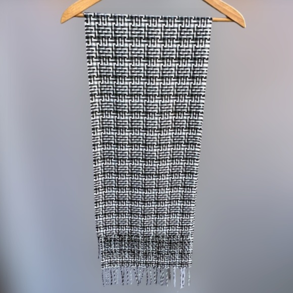 Cashmink 100% Acrylic Scarf 🎉Host Pick🎉 - Picture 7 of 7